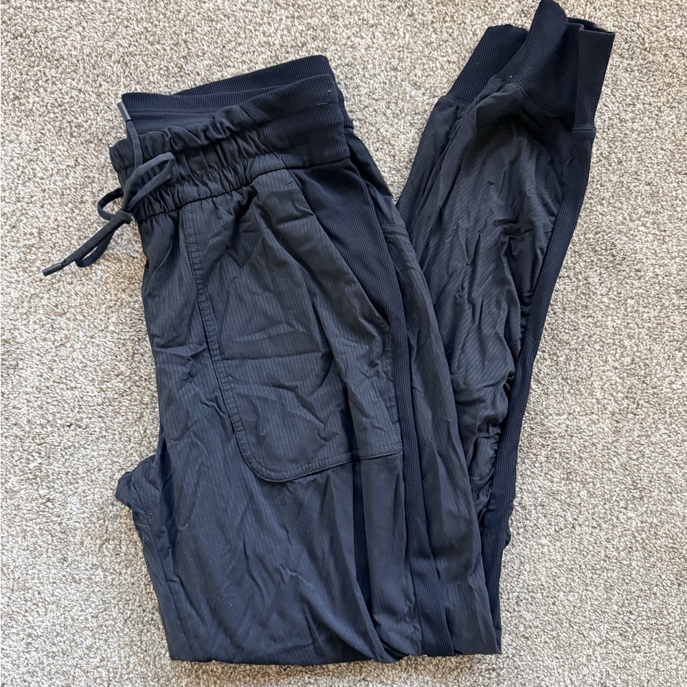 Lululemon Women’s Jogger Pants Size 6